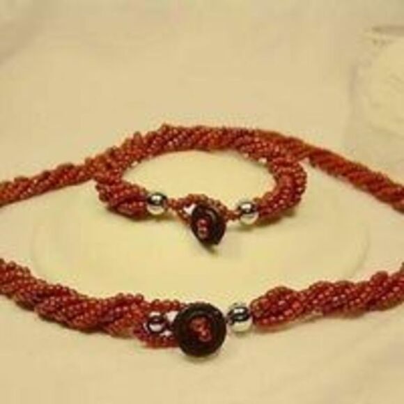 Red Beaded Bracelet Necklace Jewelry Set - Picture 2 of 4